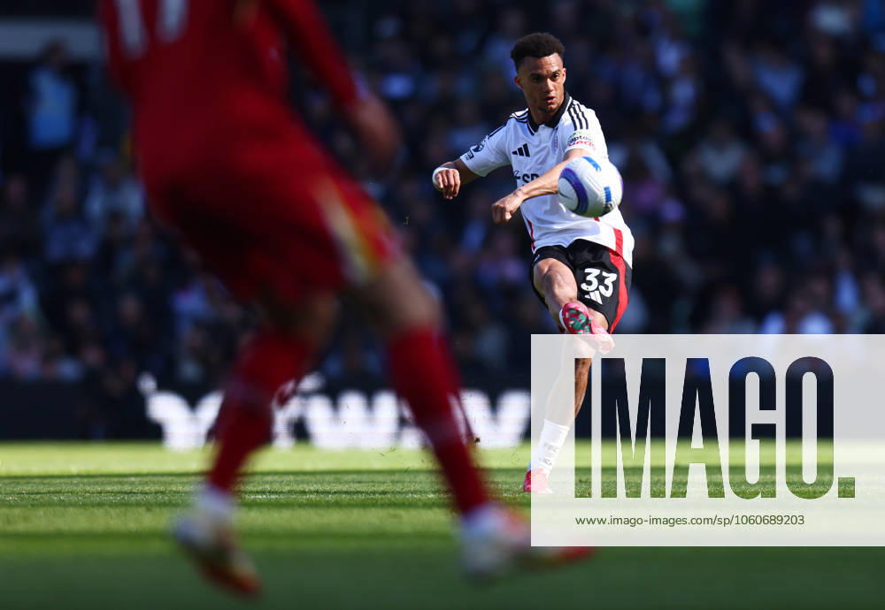 Fulham v Liverpool, English Premier League, Craven Cottage, Football, London, UK - 06 Apr 2025 Antonee Robinson of Fulham in action during during the Premier League home game against Liverpool London Craven Cottage London GBR, UK NEWSPAPERS OUT
