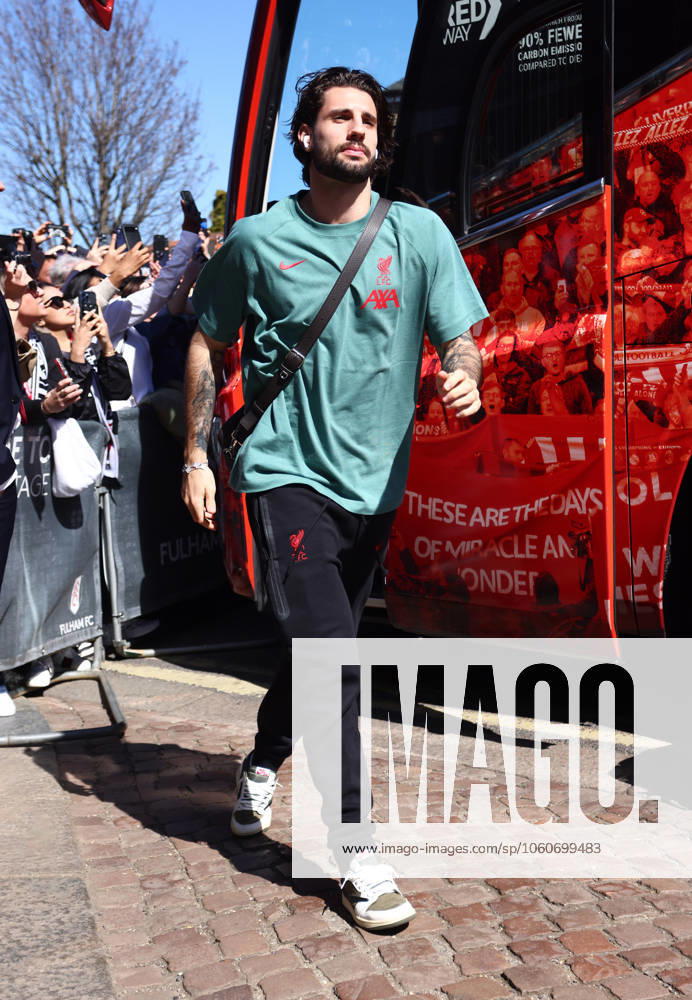 Fulham v Liverpool, English Premier League, Craven Cottage, Football, London, UK - 06 Apr 2025 Dominik Szoboszlai of Liverpool arrives at Craven Cottage ahead of the Premier League game against Fulham London Craven Cottage London GBR, UK NEWSPAPERS OUT