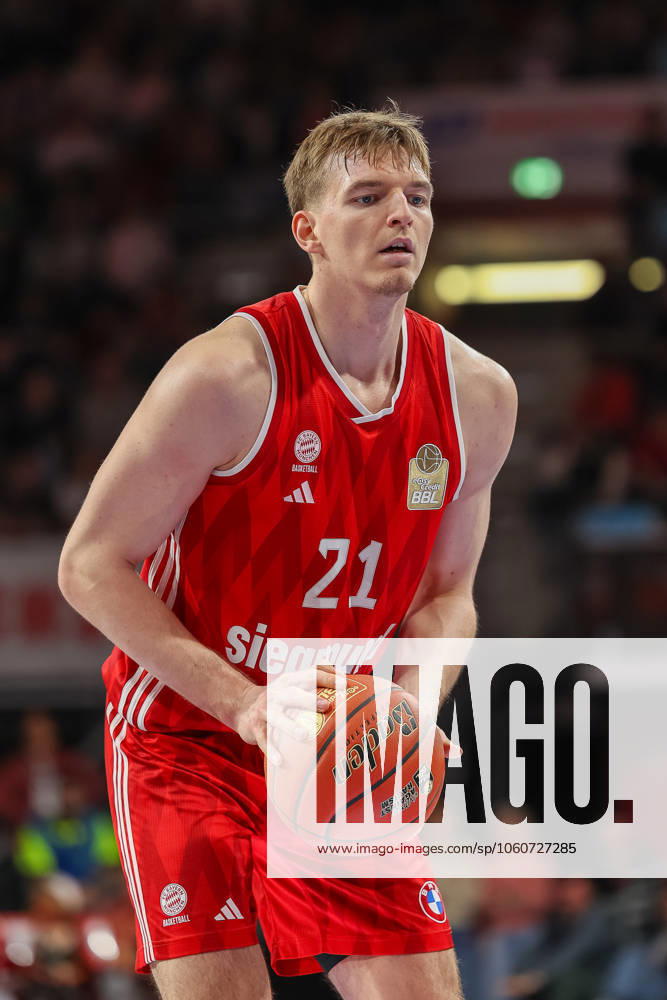 Justuz Hollatz (FC Bayern Basketball, 21), GER, FC Bayern Muenchen vs. Basketball Loewen Braunschweig, Basketball, easycredit Basketball Bundesliga, BBL, 27. Spieltag, Saison 2024 2025, 06.04.2025, GER, FC Bayern Muenchen vs. Basketball Loewen Braunschweig, Basketball, easycredit Basketball Bundesliga, BBL, 27. Spieltag, Saison 2024 2025, 06.04.2025 Muenchen