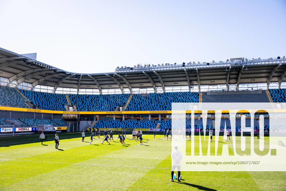 Players of the Swedish women s national football team during a training session on April 7, 2025 in Gothenburg. Photo: Mathias Bergeld BILDBYRAN kod MB MB1126 fotboll football soccer fotball nations league uefa womens nations league träning practice training sverige sweden dam bbeng