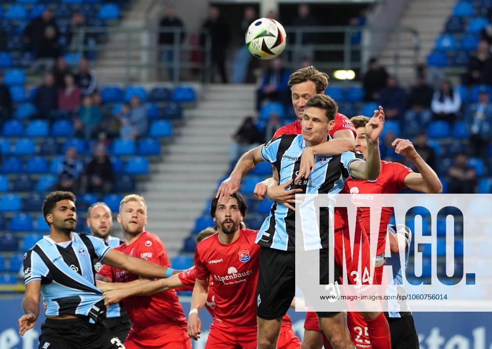 Maximilian Thalhammer (SV Waldhof Mannheim, 31) und Tim Knipping (SpVgg Unterhaching, 34) GER, SV Waldhof Mannheim vs SpVGG Unterhaching, 3. Liga, 32. Spieltag, Saison 2024 2025, 08.04.2025 GER, SV Waldhof Mannheim vs SpVGG Unterhaching, 3. Liga, 32. Spieltag, Saison 2024 2025, 08.04.2025 Mannheim