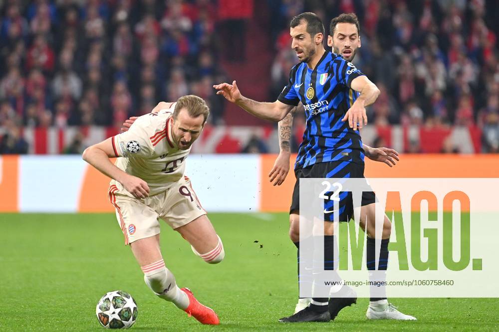 Harry KANE (Bayern Muenchen), Aktion,Zweikampf gegen Henrikh MKHITARYAN (Mailand) und Hakan CALHANOGLU (Mailand) . Fussball Champions League Viertelfinale FC Bayern Muenchen - Inter Mailand am 08.04.2025 , A L L I A N Z A R E N A.