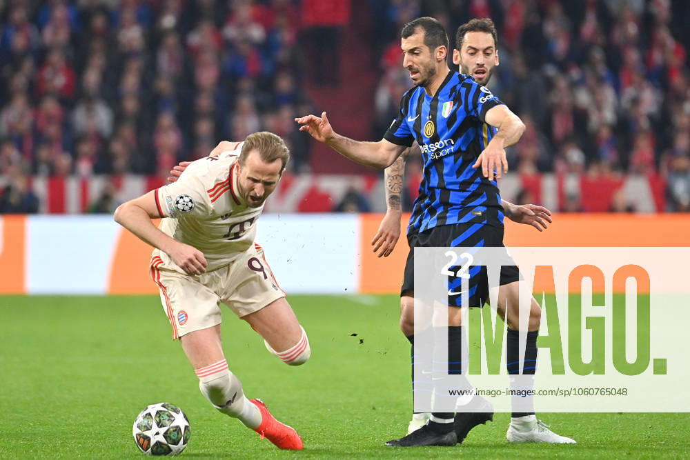 Harry KANE (Bayern Muenchen), Aktion,Zweikampf gegen Henrikh MKHITARYAN (Mailand) und Hakan CALHANOGLU (Mailand) . Fussball Champions League Viertelfinale FC Bayern Muenchen - Inter Mailand 1-2 am 08.04.2025 , A L L I A N Z A R E N A.