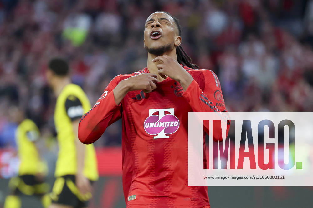 Michael Olise (FC Bayern Muenchen) schaut enttaeuscht, Bundesliga, FC Bayern München v Borussia Dortmund, Allianz Arena am 12. April 2025 in München, Deutschland. (Foto von Marco Steinbrenner DeFodi Images) Michael Olise (FC Bayern Muenchen) looks dejected, Bundesliga, FC Bayern München v Borussia Dortmund, Allianz Arena, April 12, 2025 in Munich, Germany. (Photo by Marco Steinbrenner DeFodi Images) DFL regulations prohibit any use of photographs as image sequences and or quasi-video.