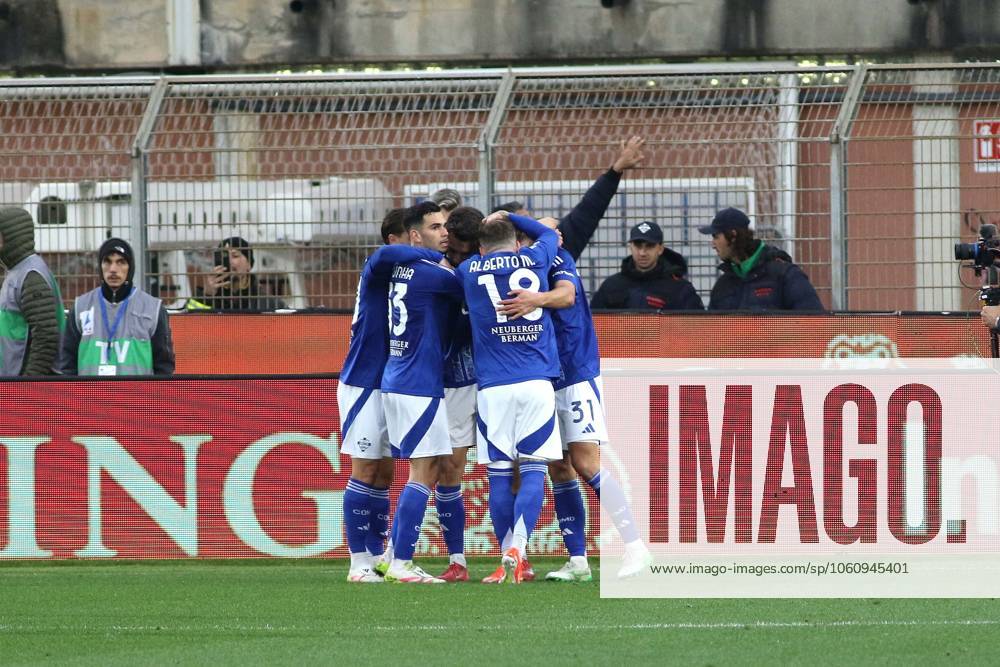 Foto IPP Albano Angilletta Como 13 04 2025 Calcio Campionato di serie A 2024 2025 Como - Torino nella foto: esultanza Como al gol di Anastasios Douvikas Italy Photo Press World Copyright italy ITALY