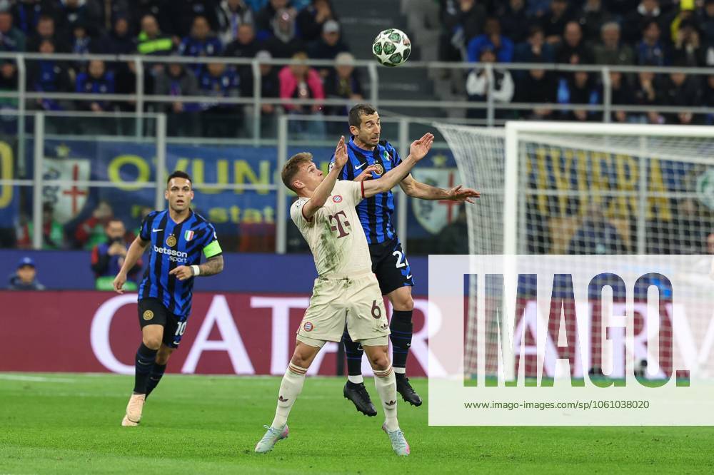 Im Zweikampf, Aktion, mit Joshua Kimmich 6 (FC Bayern Muenchen), Henrikh Mkhiataryan 22 (Inter Mailand), Inter Mailand vs. FC Bayern Muenchen, Fussball, Champions League, Viertelfinale, Rueckspiel, 16.04.2025 Mailand Lombardei Italien