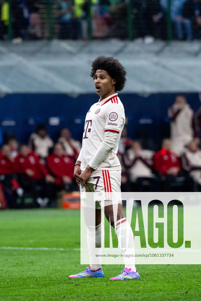 Serge Gnabry (FC Bayern Muenchen, 07) aergert sich ueber eine vergebene Torchance, ITA, Inter Mailand vs FC Bayern Muenchen, Fussball, UEFA Champions League, Viertelfinale Rueckspiel, Saison 2024 2025, 16.04.2025 ITA, Inter Mailand vs FC Bayern Muenchen, Fussball, UEFA Champions League, Viertelfinale Rueckspiel, Saison 2024 2025, 16.04.2025 Milano