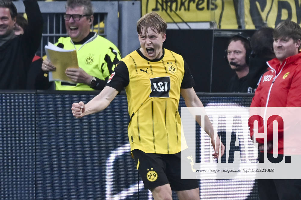 Daniel Svensson (Dortmund 24) jubelt nach dem Tor zum 3:1 20.04.2025 Fussball Borussia Dortmund vs Borussia Moenchengladbach, Signal Iduna Park, Dortmund, DFB DFL REGULATIONS PROHIBIT ANY USE OF PHOTOGRAPHS AS IMAGE SEQUENCES AND OR QUASI-VIDEO