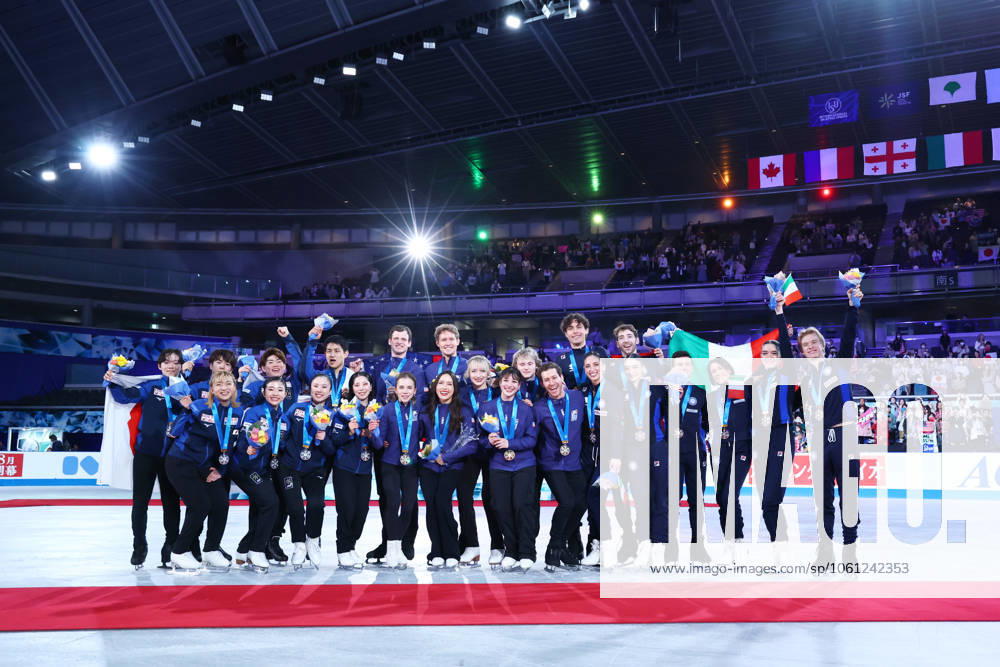 Japan team group, Mannschaftsbild, Totale United States team group (USA), Italy team group (ITA), APRIL 19, 2025 - Figure skating, Eiskunstlauf : ISU World Team Trophy in Figure Skating 2025 Award ceremony at Tokyo Metropolitan Gymnasium in Tokyo, Japan. (288094350)