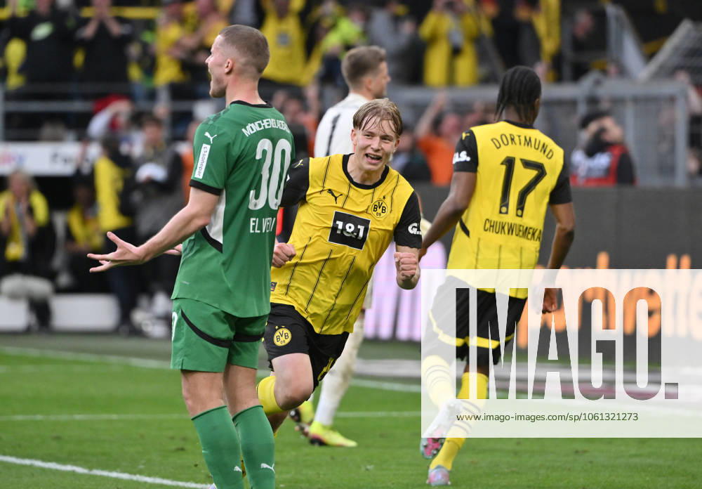 Jubel 3:1 Daniel Svensson (Borussia Dortmund) 20.04.2025, Fussball 1. Bundesliga, 30. Spieltag, Saison 2024 2025 Borussia Dortmund - Borussia Mönchengladbach 3:2 Foto: Maik Hölter Team2 DFL regulations prohibit any use of photographs as image sequences and or quasi-video Dortmund Signal Iduna Park Nordrhein Westfalen Deutschland