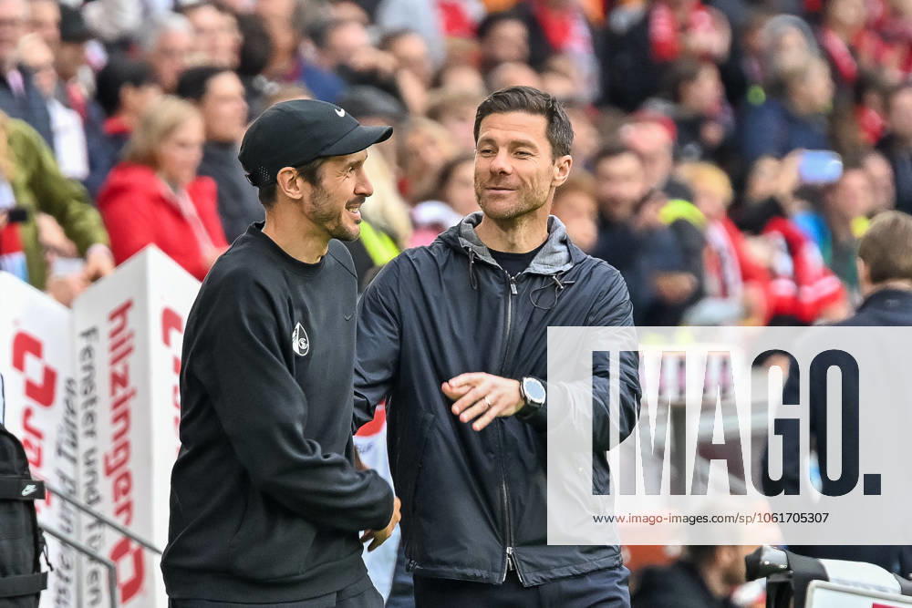Julian Schuster (SC Freiburg, Trainer) und Xabi Alonso (Bayer 04 Leverkusen, Cheftrainer) begruessen sich vor dem Spiel. GER, SC Freiburg - Bayer 04 Leverkusen, Fussball, Bundesliga, 32. Spieltag, Saison 2024 2025, 04.05.2025 DFL DFB REGULATIONS PROHIBIT ANY USE OF PHOTOGRAPHS AS IMAGE SEQUENCES AND OR QUASI-VIDEO GER, SC Freiburg - Bayer 04 Leverkusen, Fussball, Bundesliga, 32. Spieltag, Saison 2024 2025, 04.05.2025 Freiburg