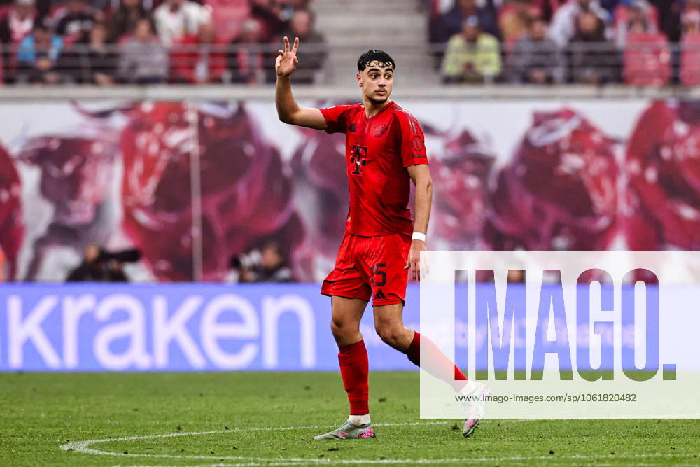 Aleksandar Pavlovic (FC Bayern München,45) - 1. Fussball Bundesliga Saison 2024-2025 Punktspiel RB Leipzig vs. FC Bayern München in der Red Bull Arena in Leipzig - Freisteller,Aktion,Fussball,Deutschland,Mann,Männer