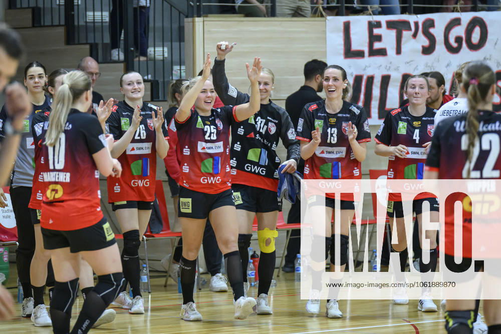 Wildcats jubeln nach 35:22 Heimsieg, SV Union Halle-Neustadt vs. Bergischer HC, Handball Frauen, 2. Bundesliga, 28. Spieltag, Saison 2024 25, 10.05.2025 Halle SWH Arena Sachsen-Anhalt Deutschland