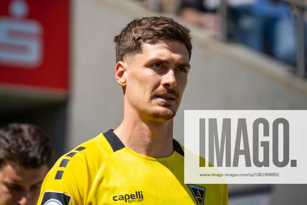 Danilo Wiebe (Alemannia Aachen, 28) TSV Alemannia Aachen vs. 1. FC Saarbruecken, Fussball, 3. Liga, 37. Spieltag, Saison 2024 2025, 10.05.2025 DFB REGULATIONS PROHIBIT ANY USE OF PHOTOGRAPHS AS IMAGE SEQUENCES AND OR QUASI-VIDEO TSV Alemannia Aachen vs. 1. FC Saarbruecken, Fussball, 3. Liga, 37. Spieltag, Saison 2024 2025, 10.05.2025 Aachen