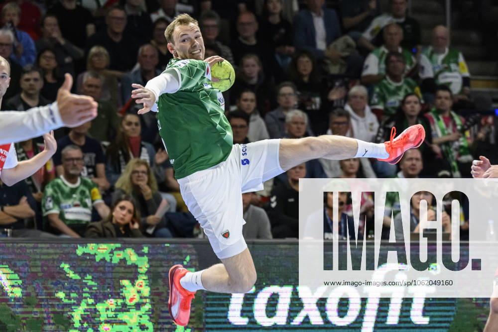 Im Bild v.l.: Mathias Gidsel (Fuechse Berlin, 19), GER, Berlin, Handball, Fuechse Berlin vs ThSV Eisenach, DAIKIN Handball-Bundesliga, in der Max Schmeling Halle, 15.05.2025,