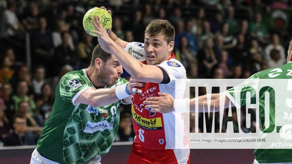 Im Bild v.l.: Mijajlo Marsenic (Fuechse Berlin, 93), Aleksandar Capric (ThSV Eisenach, 06), Zweikampf, Action, Kampf, kaempft um den Ball, GER, Berlin, Handball, Fuechse Berlin vs ThSV Eisenach, DAIKIN Handball-Bundesliga, in der Max Schmeling Halle, 15.05.2025,