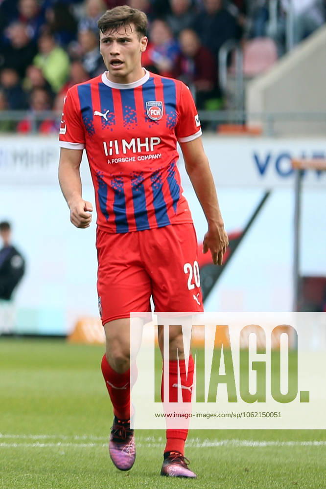 Fussball 1.Bundesliga, 1.FC Heidenheim - Werder Bremen v.l. Luca Kerber (1.FC Heidenheim 1846) nach seinem Treffer zum 1:3 Heidenheim