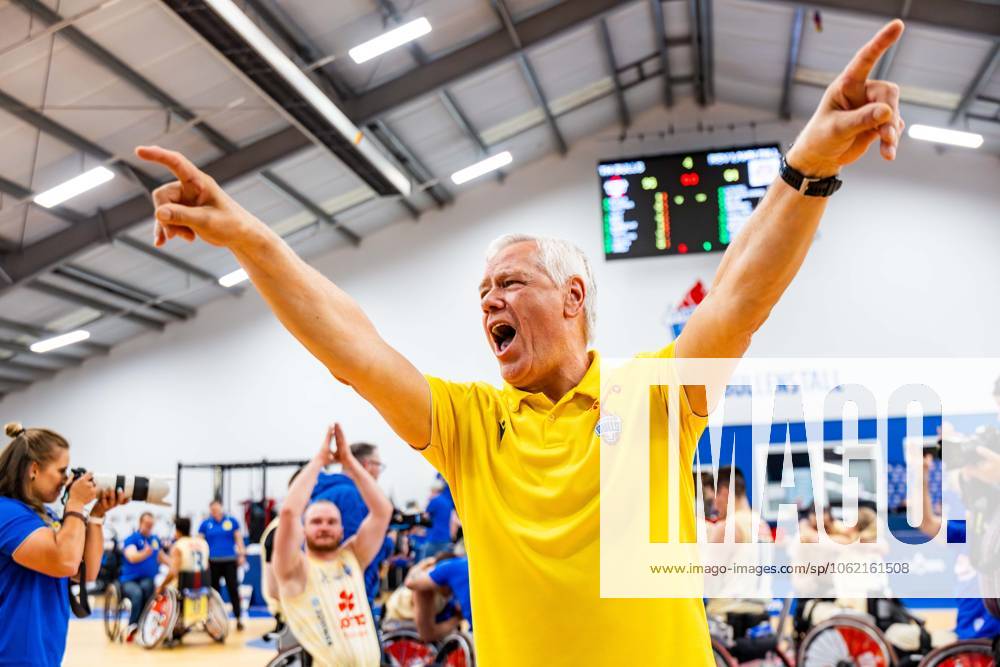 GER, Rollstuhlbasketball, Maenner Frauen, Saison 24 25, 1.Bundesliga, PlayOff Finale, RSB Thuringia Bulls - RSV Lahn-Dill Im Bild Lutz Lessmann (RSB Thuringia Bulls) Die Mannschaft der Thuringia Bulls schlägt im zweiten PlayOff Spiel erneut die Gastmannschaft vom RSV Lahn-Dill und gewinnt somit die Saison 24 25 - Deutsche Meisterschaft Deutscher Meister 99189 Elxleben Fit-In Freizeitanlage Sporthal Thueringen Deutschland