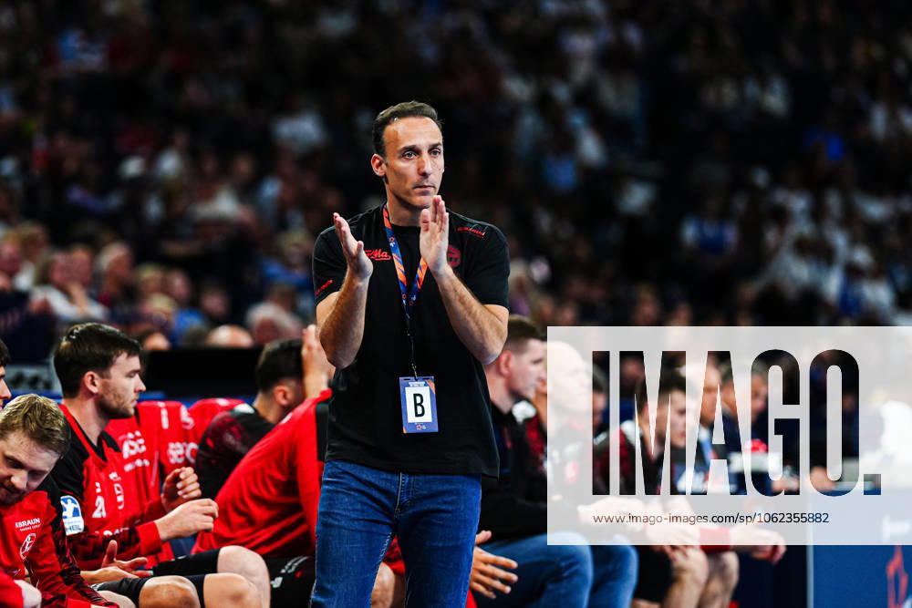 Roberto Garcia Parrondo (MT Melsungen, Trainer) GER, MT Melsungen vs. SG Flensburg-Handewitt, Handball, EHF European League, Halbfinale 1, Saison 2024 2025, 24.05.2025 GER, MT Melsungen vs. SG Flensburg-Handewitt, Handball, EHF European League, Halbfinale 1, Saison 2024 2025, 24.05.2025 Hamburg