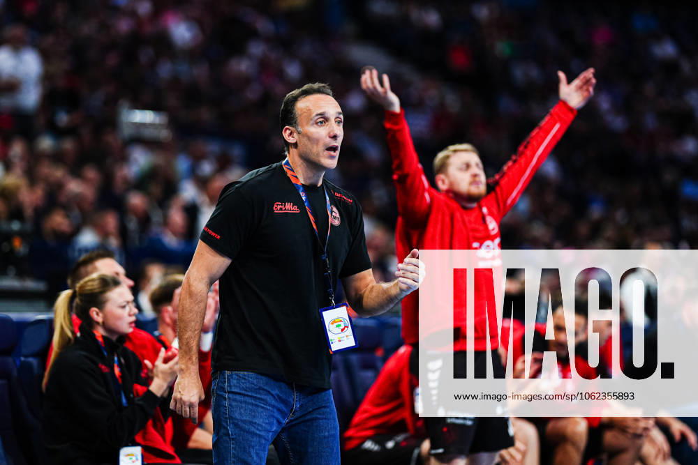 Roberto Garcia Parrondo (MT Melsungen, Trainer) GER, MT Melsungen vs. SG Flensburg-Handewitt, Handball, EHF European League, Halbfinale 1, Saison 2024 2025, 24.05.2025 GER, MT Melsungen vs. SG Flensburg-Handewitt, Handball, EHF European League, Halbfinale 1, Saison 2024 2025, 24.05.2025 Hamburg