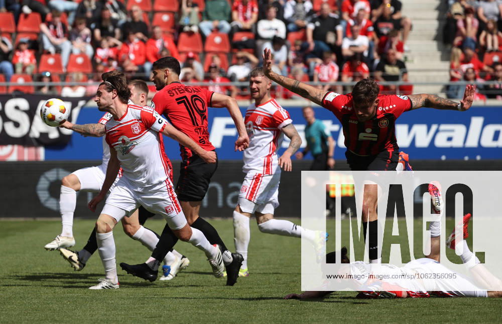 Halle Saale Sachsen Anhalt Leuna Chemie Stadion Fußball Hallescher FC Halle HFC Regionalliga Nordost 4. Liga Männer Saison 2024 2025 Landespokal FSA Finale Pokalfinale 2025 Hallescher FC - 1. FC Lok Stendal Jonas Nietfeld (HFC) Lukas Breda (FC Lok Stendal)