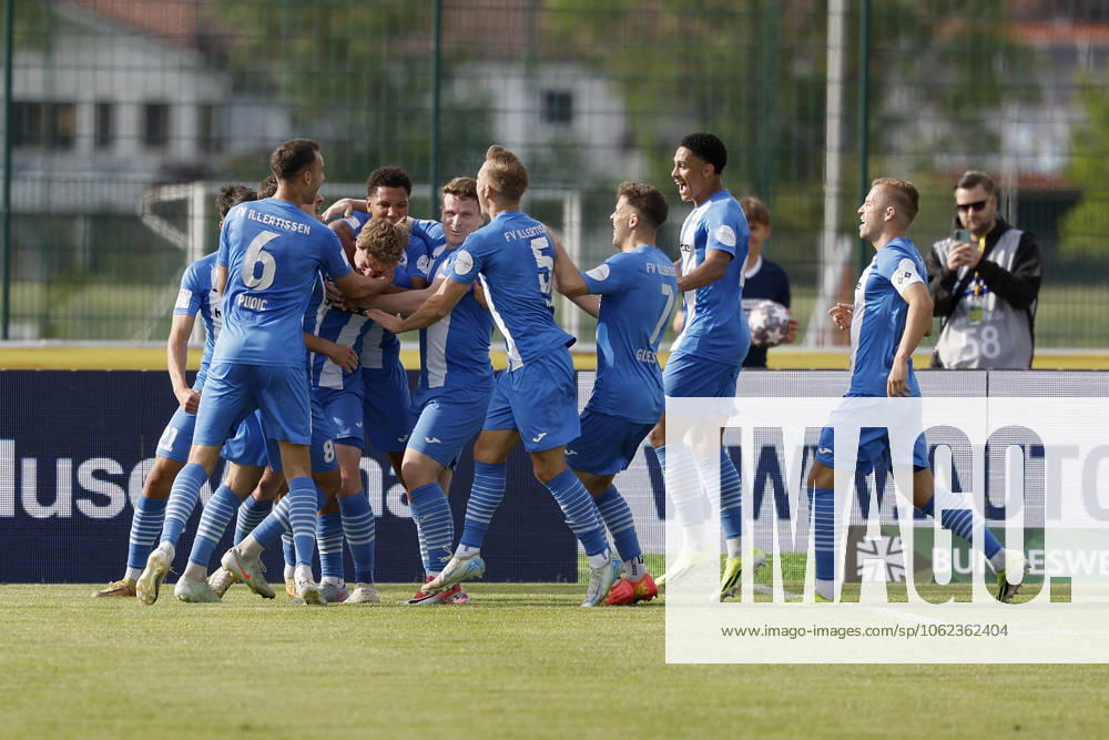 Jubel nach dem Tor zum 1:0, jubelnd, bejubelt, jubelt, jubeln, emotionen für Illertissen 24.05.2025, Fussball, Toto-Pokal, Finale, FV Illertissen - SpVgg Unterhaching, GER, Illertissen, Vöhlinstadion.