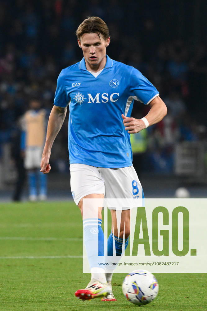 Scott McTominay of SSC Napoli in action during the Serie A football match between SSC Napoli and Cagliari Calcio at Diego Armando Maradona stadium in Napoli (Italy), May 23, 2025. andreaxstaccioli