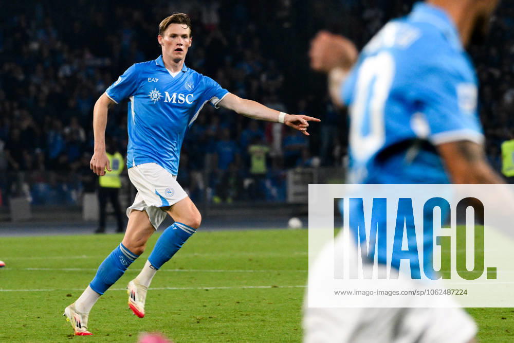 Scott McTominay of SSC Napoli in action during the Serie A football match between SSC Napoli and Cagliari Calcio at Diego Armando Maradona stadium in Napoli (Italy), May 23, 2025. andreaxstaccioli