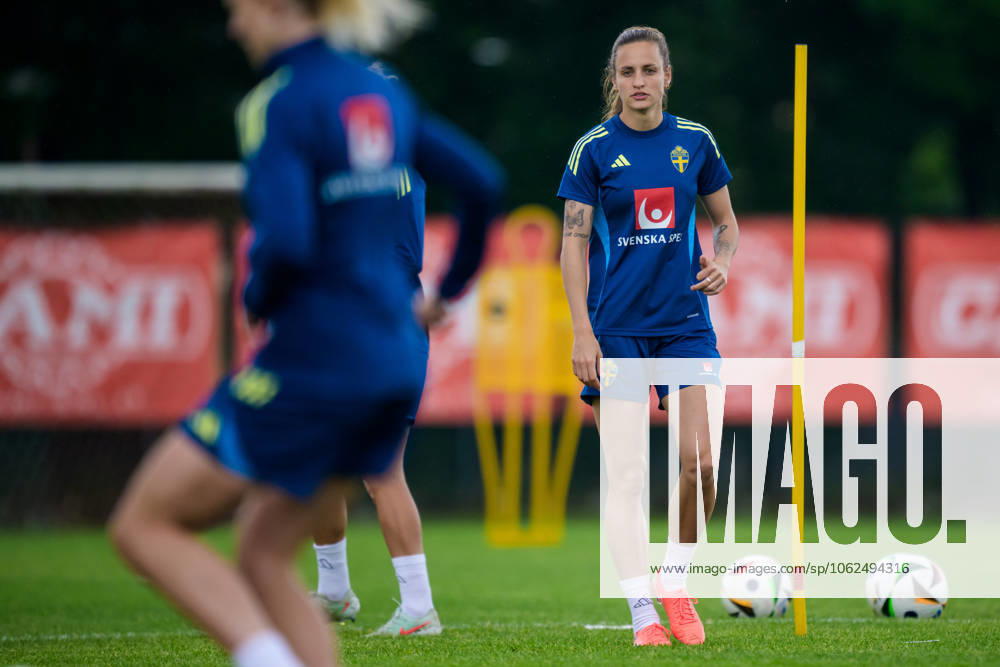 Nathalie Björn of the Swedish womens national football team during a training session on May 27, 2025 in Fidenza. Photo: Ludvig Thunman BILDBYRAN kod LT LT0702 fotboll football soccer fotball sverige sweden dam bbeng
