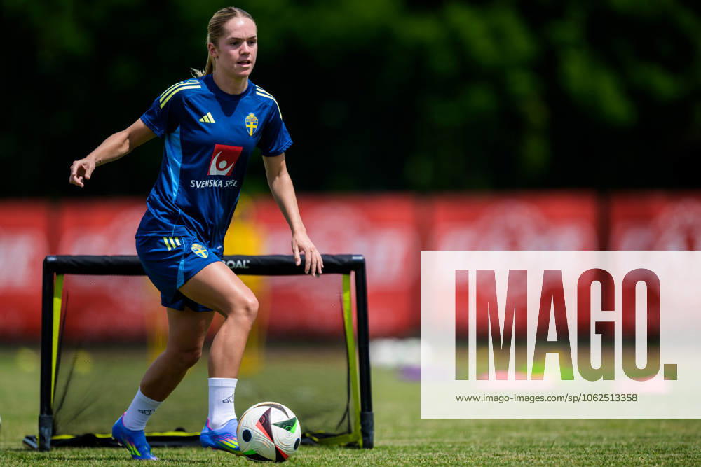 Hanna Lundkvist of the Swedish womens national football team during a training session on May 28, 2025 in Fidenza. Photo: Ludvig Thunman BILDBYRAN kod LT LT0703 fotboll football soccer fotball träning practice training sverige sweden dam bbeng