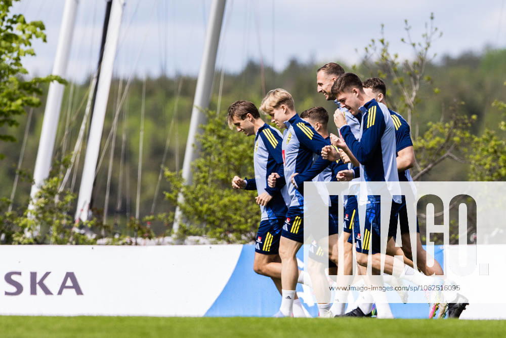 Players of the Swedish men s national football team during a training session on May 28, 2025 in Stockholm. Photo: Kenta Jönsson BILDBYRAN COP 210 KJ0245 fotboll football soccer fotball landskamp träning practice training sverige sweden sverige a bbeng