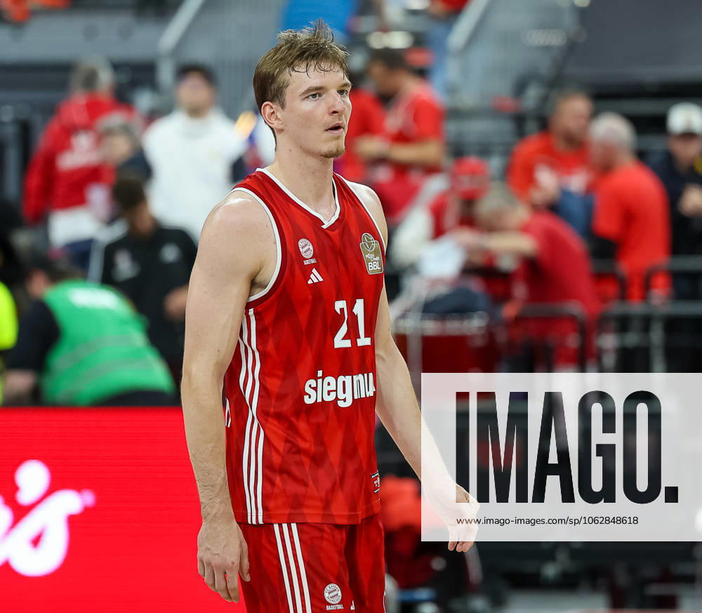 Justuz Hollatz (FC Bayern Basketball, 21), GER, FC Bayern Basketball vs. MLP Academics Heidelberg, Basketball, easycredit Basketball Bundesliga, BBL, Playoffs, Halbfinale, Saison 2024 2025, 07.06.2025, GER, FC Bayern Basketball vs. MLP Academics Heidelberg, Basketball, easycredit Basketball Bundesliga, BBL, Playoffs, Halbfinale, Saison 2024 2025, 07.06.2025 Muenchen
