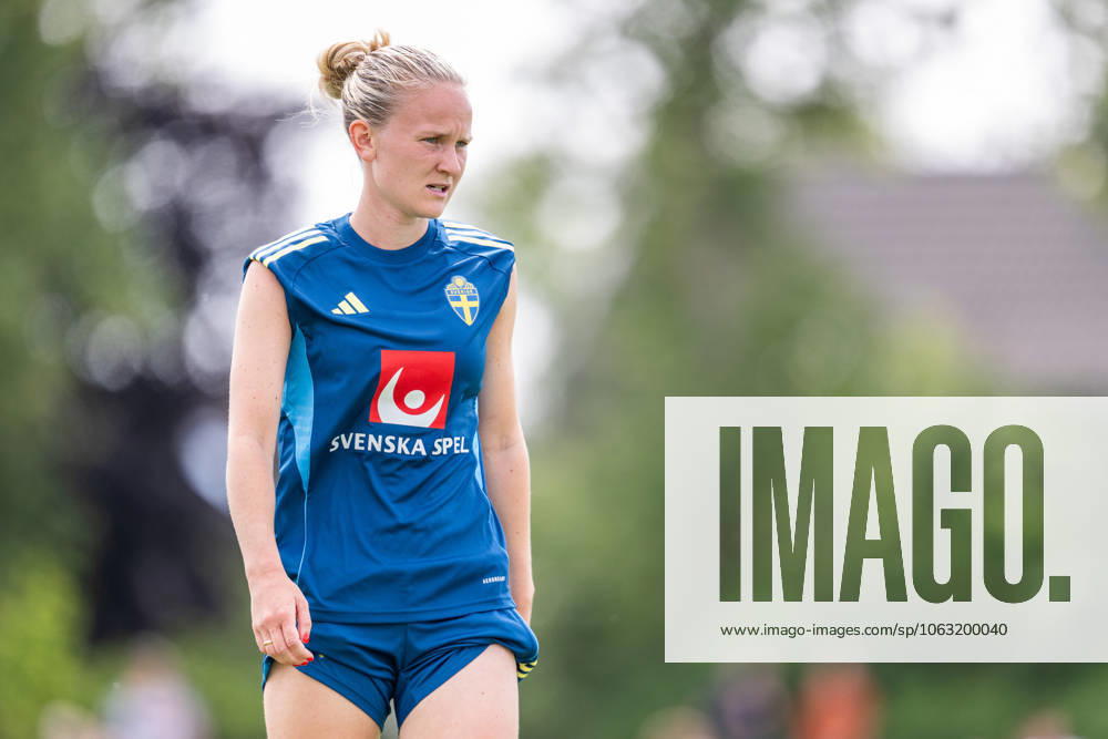 Matilda Vinberg of the Swedish womens national football team during a training session on June 23, 2025 in Ahus. Photo: Mathias Bergeld BILDBYRAN kod MB MB1148 fotboll football soccer fotball träning practice training sverige sweden dam bbeng women kvinner