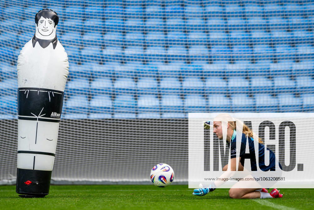 Goalkeeper Sunniva Skoglund of the Norwegian women s national football team during a training session on June 23, 2025 in Oslo. Photo: Vegard Grott BILDBYRAN kod VG VG0769 bbeng fotboll football soccer fotball norge norway women dam träning practice training trening pre-camp precamp