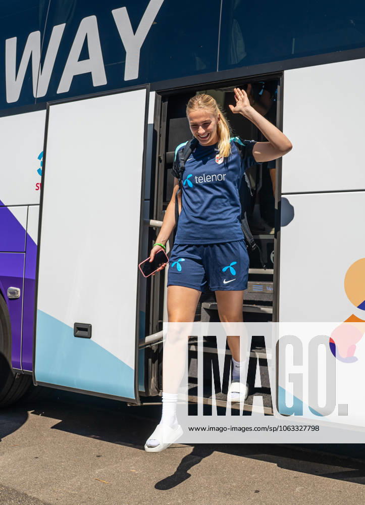Goalkeeper Selma Panengstuen of the Norwegian women s national football team arrives at a training session ahead of the UEFA Women s Euro 2025 on June 29, 2025 in Neuchatel. Photo: Vegard Grott BILDBYRAN kod VG VG0774 bbeng fotboll football soccer fotball fotbolls-em fotball em europamästerskap em uefa womens euro em 2025 träning practice training trening norge norway dam day -3