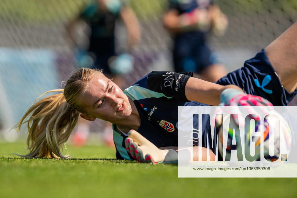Goalkeeper Selma Panengstuen of the Norwegian women s national football team during a training session ahead of the UEFA Women s Euro 2025 on June 30, 2025 in Neuchatel. Photo: Vegard Grott BILDBYRAN kod VG VG0775 bbeng fotboll football soccer fotball fotbolls-em fotball em europamästerskap em uefa womens euro em 2025 träning practice training trening norge norway dam day -2