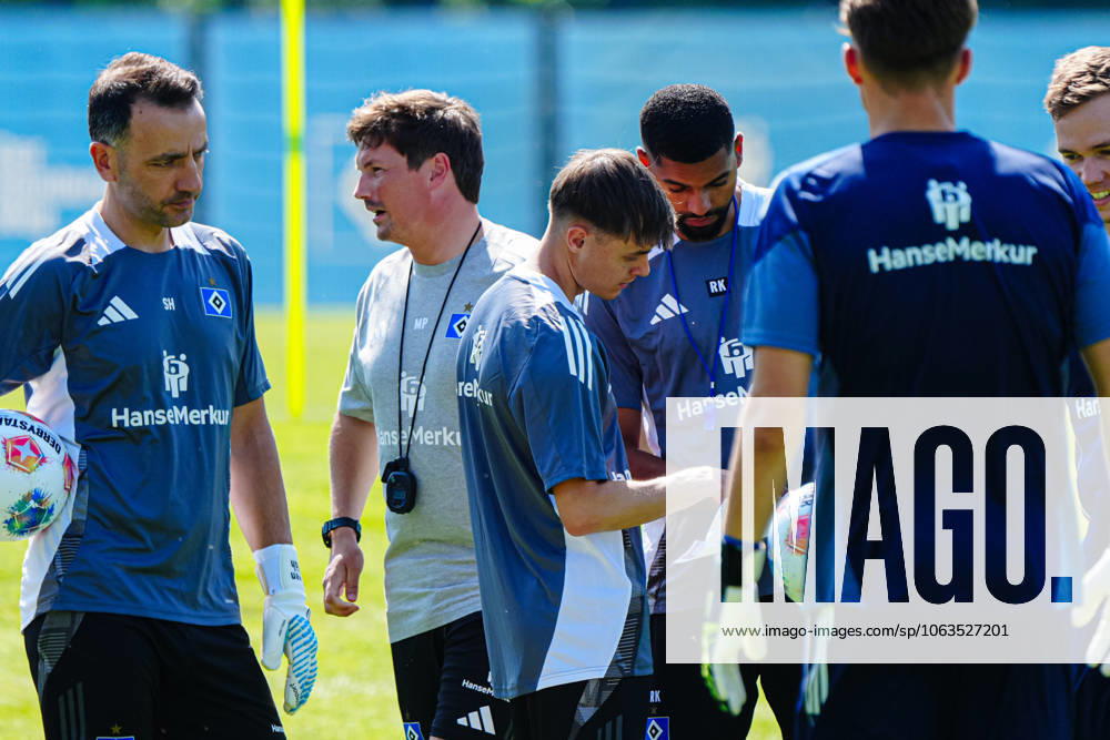 Merlin Polzin (Hamburger SV, Trainer), Max Bergmann (Hamburger SV, Co-Trainer), Richard Koehn (Hamburger SV, Co-Trainer) GER, Training Hamburger SV, Fussball, 1. Bundesliga, Saison 2025 2026, 02.07.2025 GER, Training Hamburger SV, Fussball, 1. Bundesliga, Saison 2025 2026, 02.07.2025 Hamburg