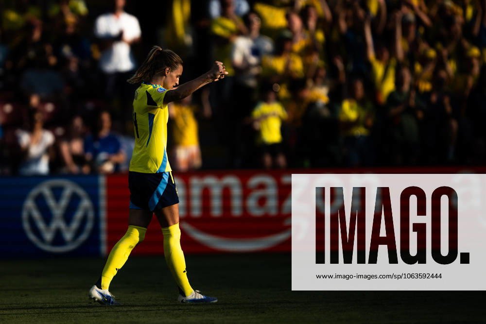 Nathalie Björn of Sweden celebrates after the UEFA Women s Euro 2025 Championship group stage football match between Denmark and Sweden on July 4, 2025 in Geneva. Photo: Mathias Bergeld BILDBYRAN kod MB MB1169 fotboll football soccer fotball fotbolls-em europamästerskap em uefa womens euro uefa womens european football championship womens euro 2025 dam kvinner women danmark sverige sweden denmark 3 bbeng jubel