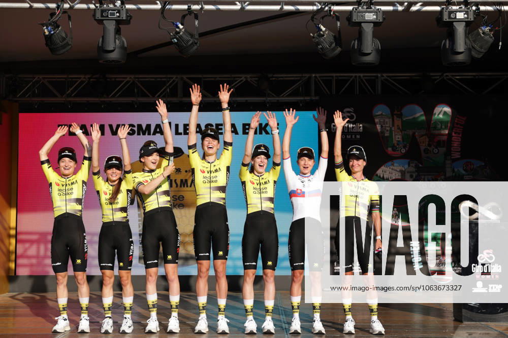 TEAM VISMA LEASE A BIKE During the team presentation ahead of the Giro dItalia women cycling race in Bergamo. The race starts on Sunday July 6, with the first Tudor ITT stage over 14,2 km, from and to Bergamo, North Italy - Saturday, July 5, 2025. - cycling .