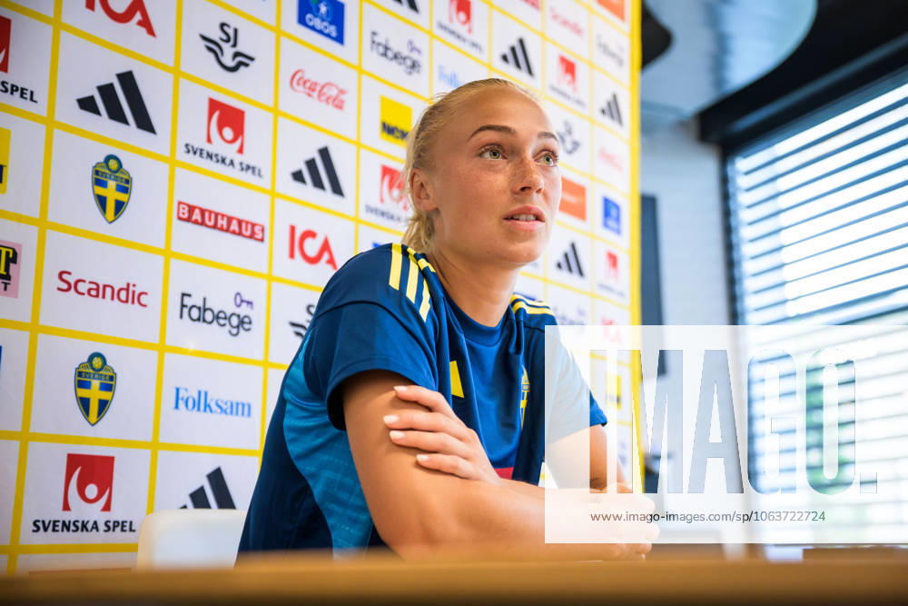 Hanna Bennison of the Swedish women s national football team at a press event during the UEFA Women s Euro 2025 Championship on July 6, 2025 in Cham. Photo: Mathias Bergeld BILDBYRAN kod MB MB1173 fotboll football soccer fotball fotbolls-em europamästerskap em uefa womens euro uefa womens european football championship womens euro 2025 dam kvinner women pressträff event meeting sverige sweden 5 bbeng