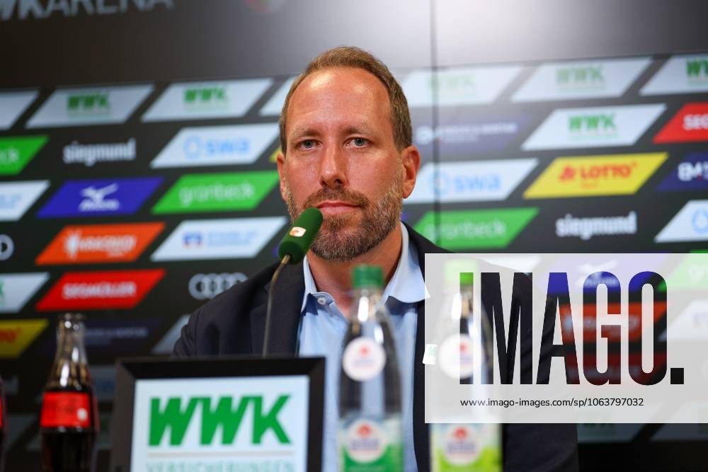 Geschaeftsfuehrer Finanzen Michael Stroell (FC Augsburg), Vorstellung Chef-Trainer Sandro Wagner, FC Augsburg, Fussball, 1. Bundesliga, 07.07.2025 DFB regulations prohibit any use of photographs as image sequences and or quasi-video Augsburg Bayern Deutschland