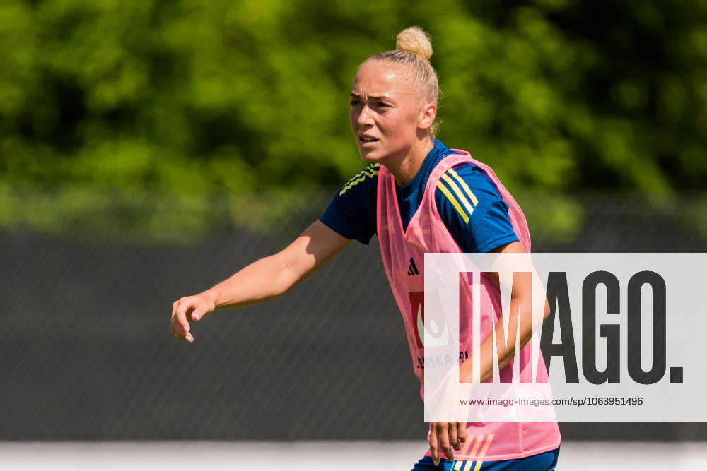 Hanna Bennison of the Swedish women s national football team at a training session during the UEFA Women s Euro 2025 Championship on July 9, 2025 in Cham. Photo: Ludvig Thunman BILDBYRAN kod LT LT0708 fotboll football soccer fotball fotbolls-em europamästerskap em uefa womens euro uefa womens european football championship womens euro 2025 dam kvinner women träning practice training sverige sweden day 7 bbeng