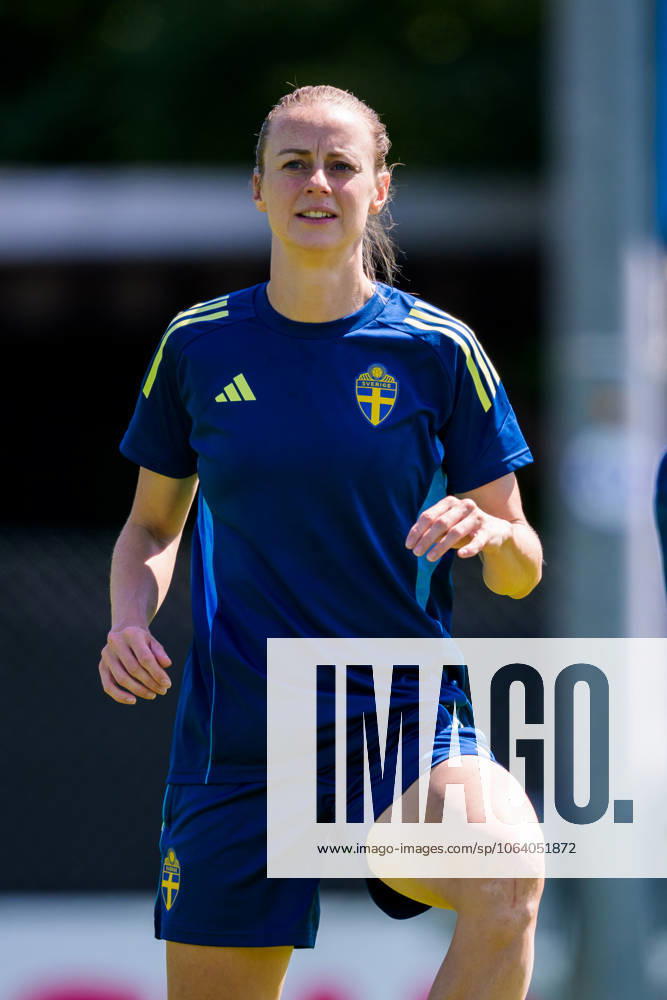 Amanda Ilestedt of the Swedish women s national football team at a training session during the UEFA Women s Euro 2025 Championship on July 11, 2025 in Cham. Photo: Ludvig Thunman BILDBYRAN kod LT LT0711 fotboll football soccer fotball fotbolls-em europamästerskap em uefa womens euro uefa womens european football championship womens euro 2025 dam kvinner women träning practice training sverige sweden day 10 bbeng