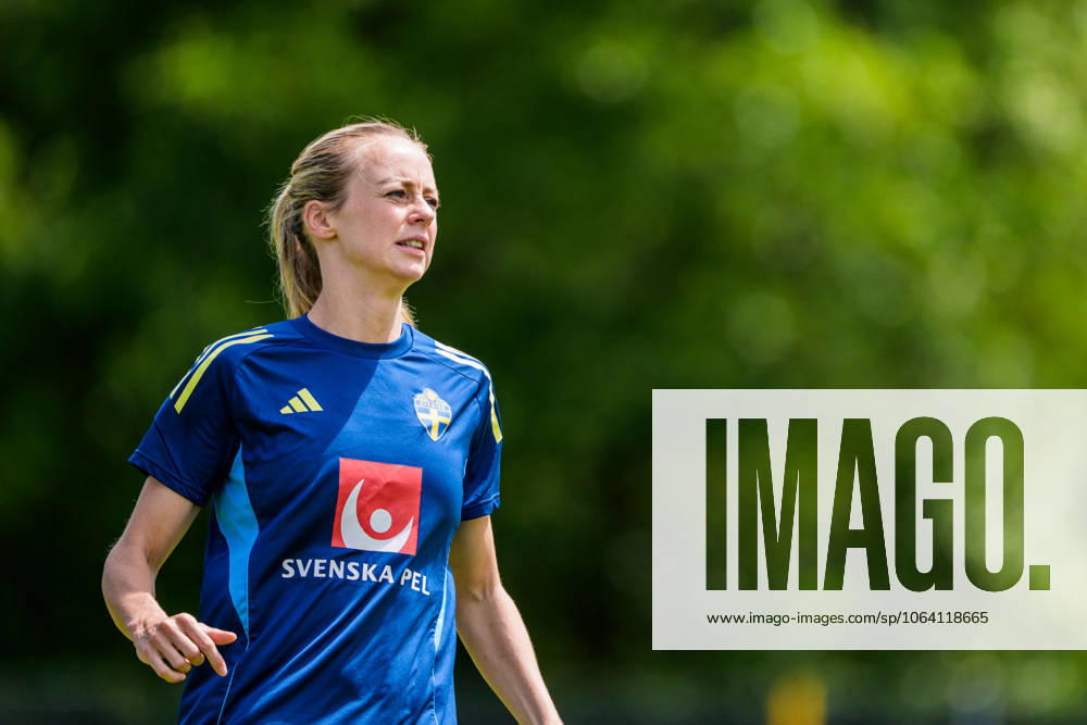 Amanda Ilestedt of the Swedish women s national football team during at training session at the UEFA Women s Euro 2025 on July 13, 2025 in Cham. Photo: Ludvig Thunman BILDBYRAN kod LT LT0715 fotboll football soccer fotball fotbolls-em europamästerskap em uefa womens euro uefa womens european football championship womens euro 2025 dam kvinner women träning practice training sverige sweden day 12 bbeng