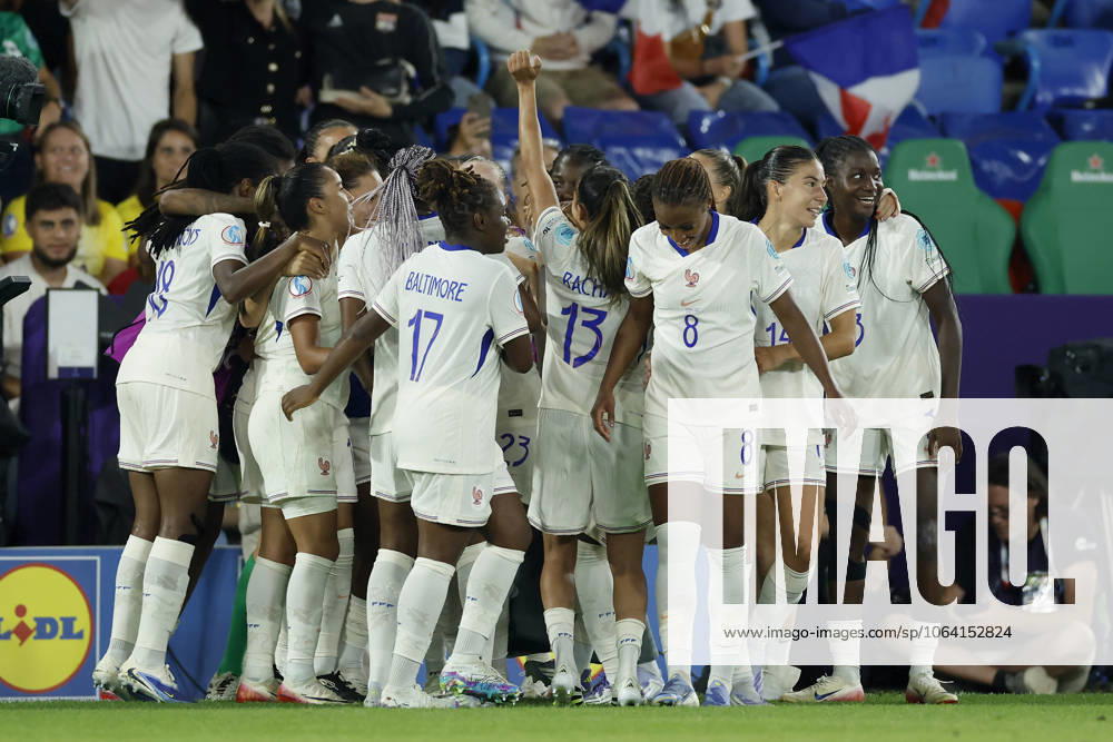 Jubel nach dem Tor zum 2:5, jubelnd, bejubelt, jubelt, jubeln, emotionen um die Torschützin Sakina Karchaoui (Frankreich, 7), 13.07.2025, Fussball, UEFA Womens Euro, Niederlande - Frankreich, Schweiz, Basel, St. Jakob-Park.