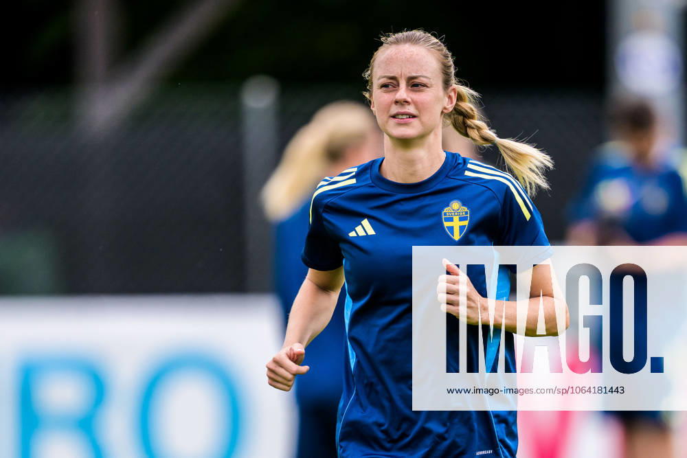 Amanda Ilestedt of the Swedish women s national football team at a training session during the UEFA Women s Euro 2025 Championship on July 16, 2025 in Cam. Photo: Ludvig Thunman BILDBYRAN kod LT LT0720 fotboll football soccer fotball fotbolls-em europamästerskap em uefa womens euro uefa womens european football championship womens euro 2025 dam kvinner women träning practice training sverige sweden day 15 bbeng