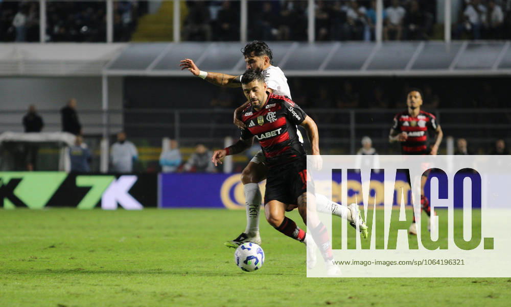 Match between Santos and Flamengo Santos (SP), 7 16 2025 - football Santos x Flamengo - by Arrascaeta, during the match between Santos x Flamengo, valid for the 14th round of the Brazilian Championship Series A, held at Vila Belmiro, this Wednesday (16). Sao Paulo Brasil