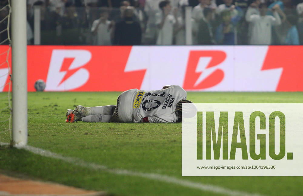 Match between Santos and Flamengo Santos (SP), 7 16 2025 - football Santos x Flamengo - Neymar Jr. Fell during the match between Santos x Flamengo, valid for the 14th round of the Brazilian Championship Series A, held at Vila Belmiro, this Wednesday (16). Sao Paulo Brasil