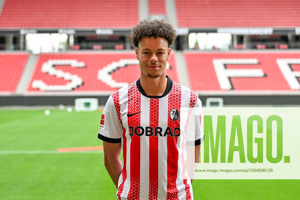 Derry Scherhant (SC Freiburg, 07) GER, SC Freiburg, Fussball, 1. BL, Portraettermin 2025 2026, 30.07.2025 GER, SC Freiburg, Fussball, 1. BL, Portraettermin 2025 2026, 30.07.2025 Freiburg