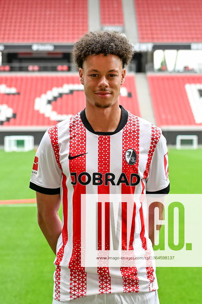 Derry Scherhant (SC Freiburg, 07) GER, SC Freiburg, Fussball, 1. BL, Portraettermin 2025 2026, 30.07.2025 GER, SC Freiburg, Fussball, 1. BL, Portraettermin 2025 2026, 30.07.2025 Freiburg